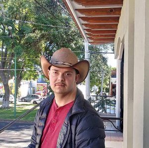 Meet your Posher, Erick